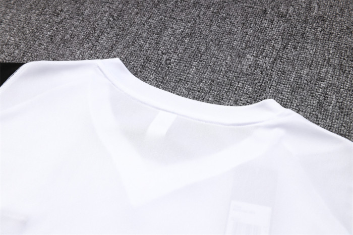 Juventus Training Jersey 23/24