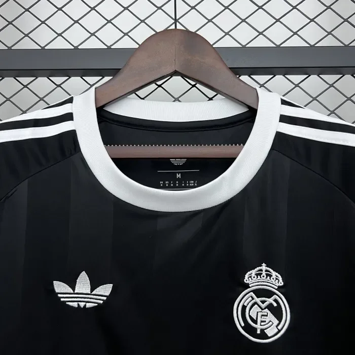 Real Madrid Black Goalkeeper Man Jersey 25/26