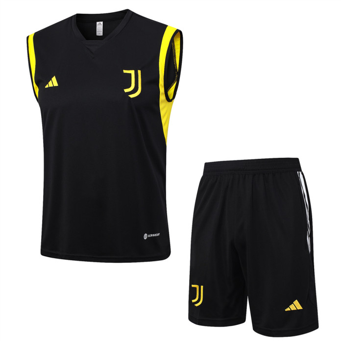Juventus Training Jersey 23/24