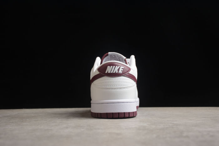 SB Dunk Low Night Maroon DV0831-102