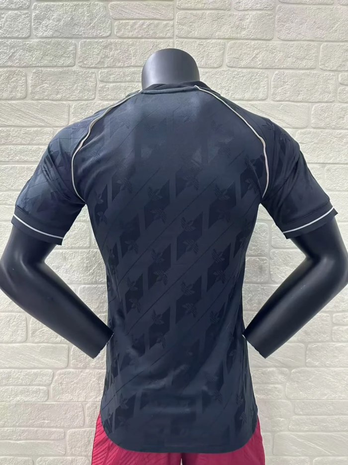 Real Madrid Training Player Jersey 24/25