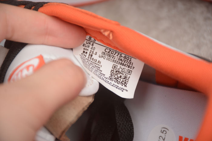 Air Jordan 1 Low OG Starfish | CZ0775-801 |