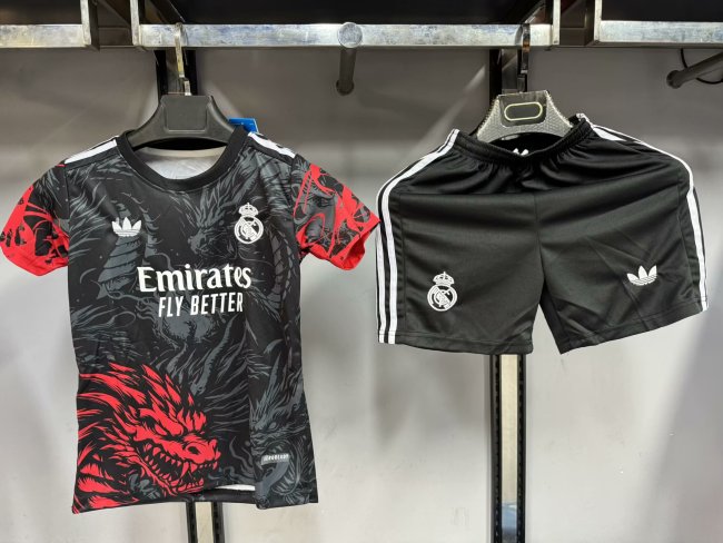Real Madrid Red Dragon Kids Suit 25/26