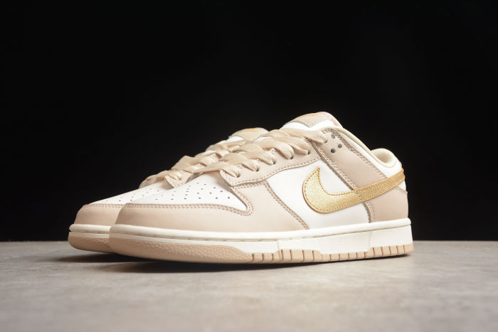 SB Dunk Low Phantom Metallic Gold DX5930 001
