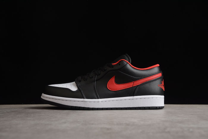 Air Jordan 1 Low “White Toe”553558-063