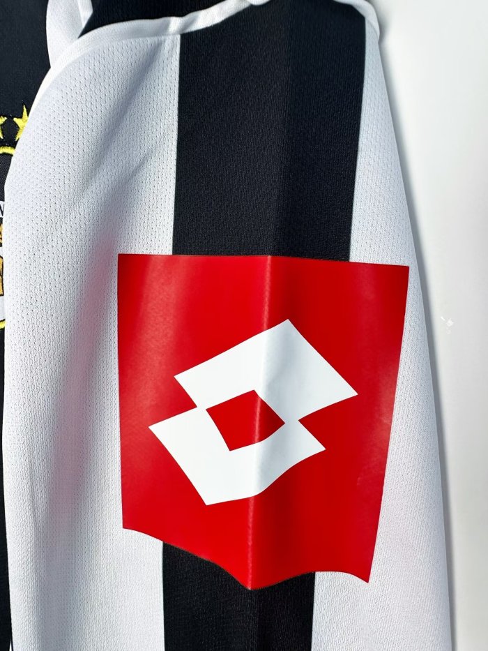 Juventus Home Long Sleeve Retro Jersey 2002/03