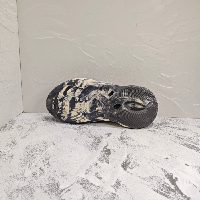 adidas Yeezy Foam Runner Sulfur Non-slip