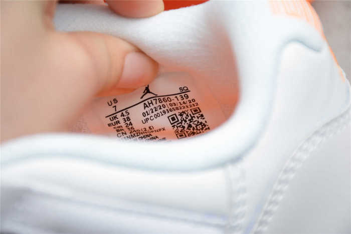 Air Jordan 11 WMNS “Metallic Silver” AR0715-100