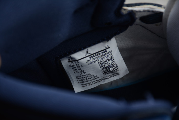 Air Jordan 1 Retro High OG Obsidian UNC 555088-140