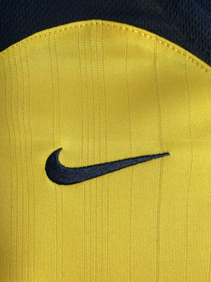 Arsenal Away Retro Jersey 2005/06