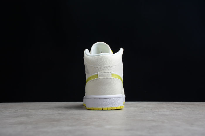 Air Jordan 1 Mid SE voltage Yellow