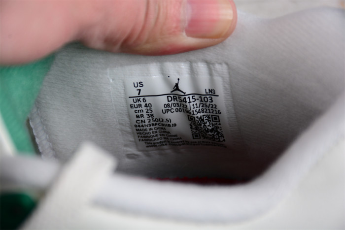 DR5415-103 Air Jordan 4 Retro SB Low Pine Green White Sail Neutral Grey