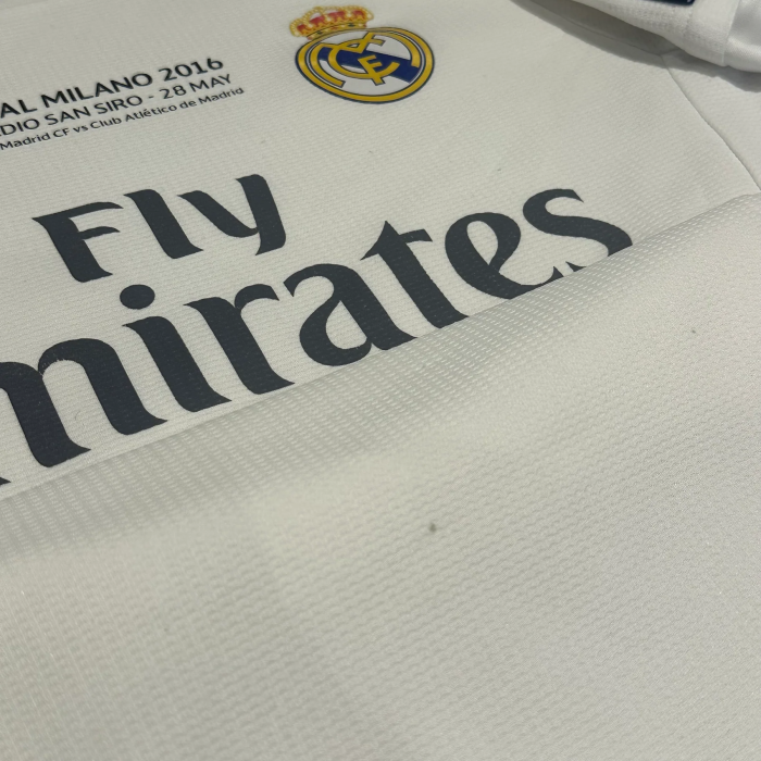 Real Madrid Home Retro Jersey 2015/16