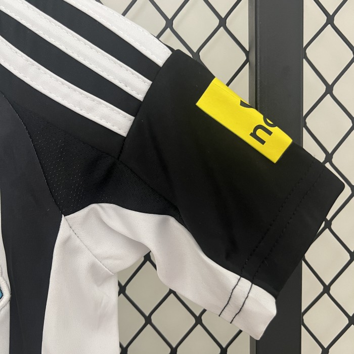 Newcastle United Kids Suit Carabao Cup 2025 Winners Shirt