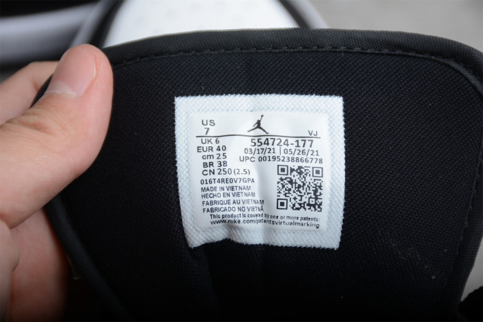 Air Jordan 1 Mid White Pollen Black