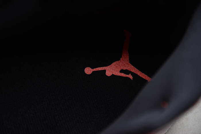 Air Jordan 1 Mid SE `Turf Orange` DD6834-802