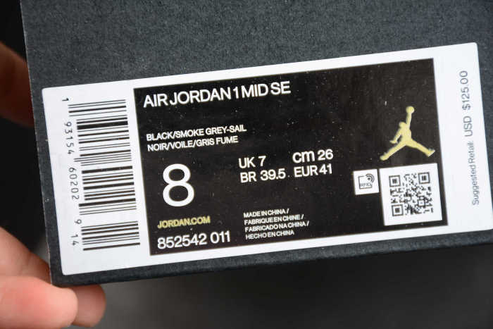 Air Jordan 1 Mid Premium Winterized Black Grey 852542-001