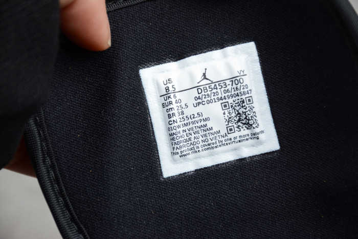 Air Jordan 1 Mid SE Desert Ochre DB5453-700