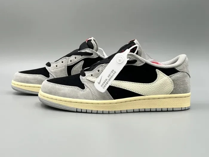 Travis Scott x Air Jordan 1 Grey