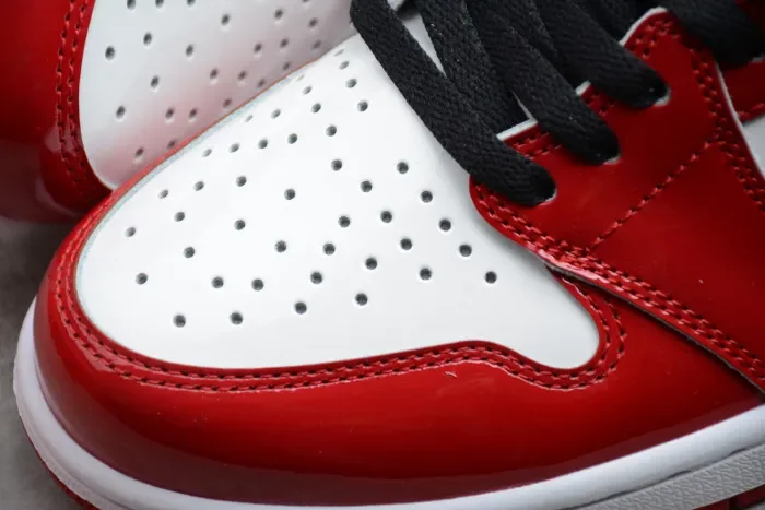 Air Jordan 1 High OG “Fearless” CK5666-100