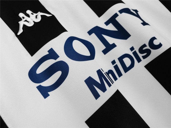 Juventus Home Long Sleeve Retro Jersey 1997/98