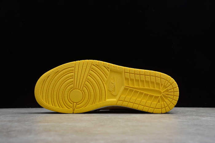 Air Jordan 1 Mid SE Fearless Maison Chateau Rouge CU2803-200