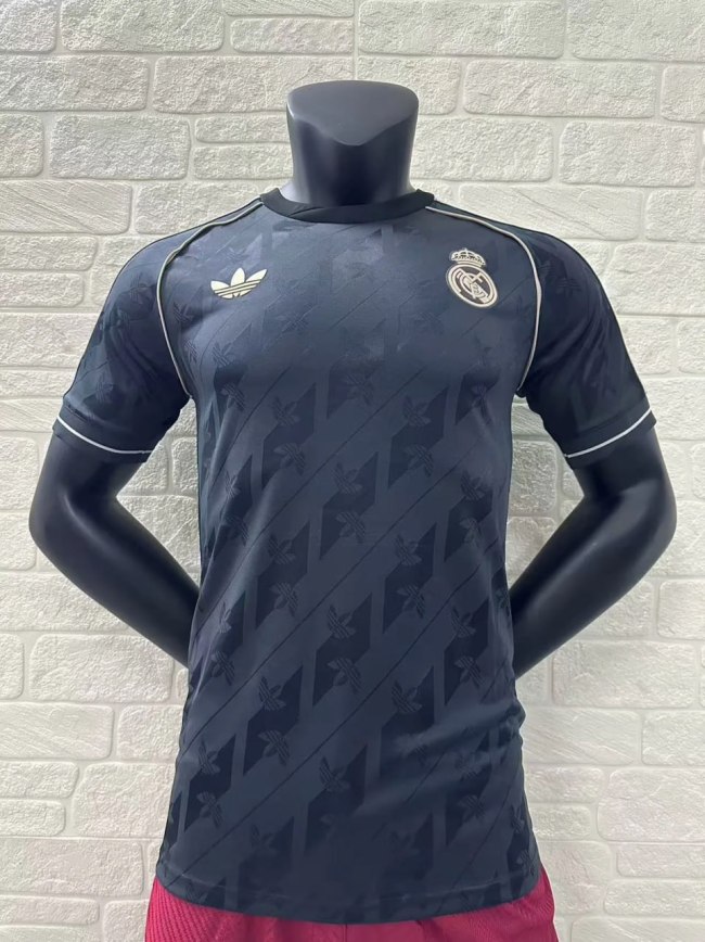 Real Madrid Training Player Jersey 24/25