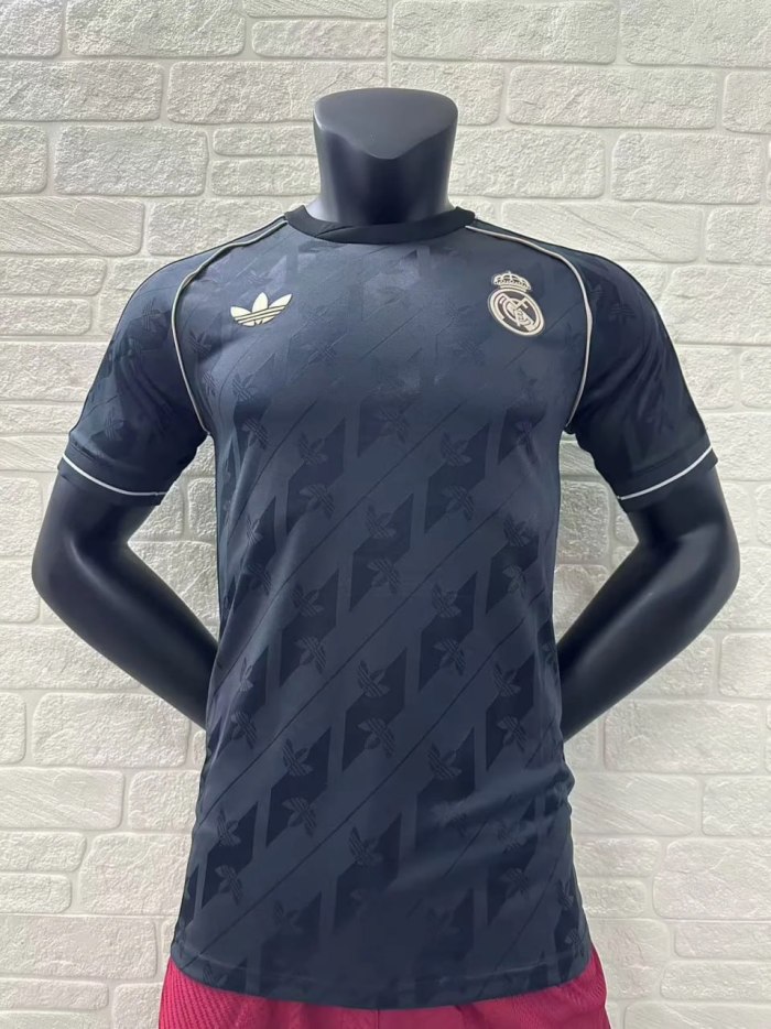 Real Madrid Training Player Jersey 24/25