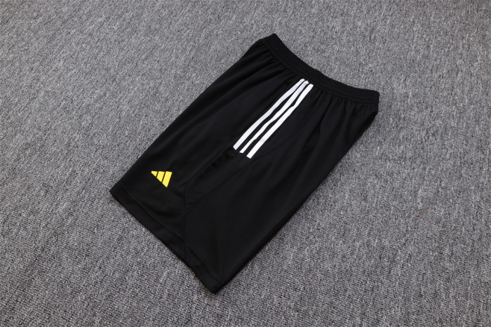 Juventus Training Jersey 23/24