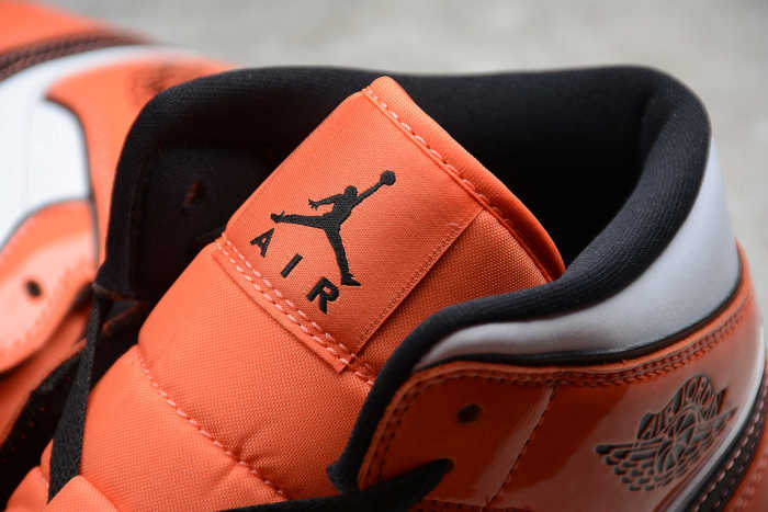 Air Jordan 1 Mid SE `Turf Orange` DD6834-802