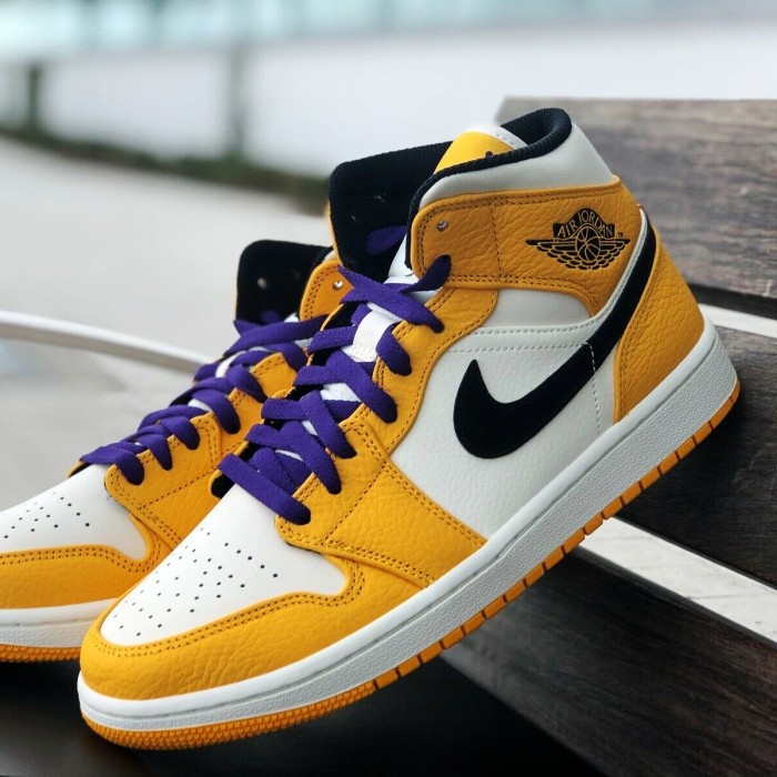 Air Jordan 1 Mid SE Lakers 852542-700
