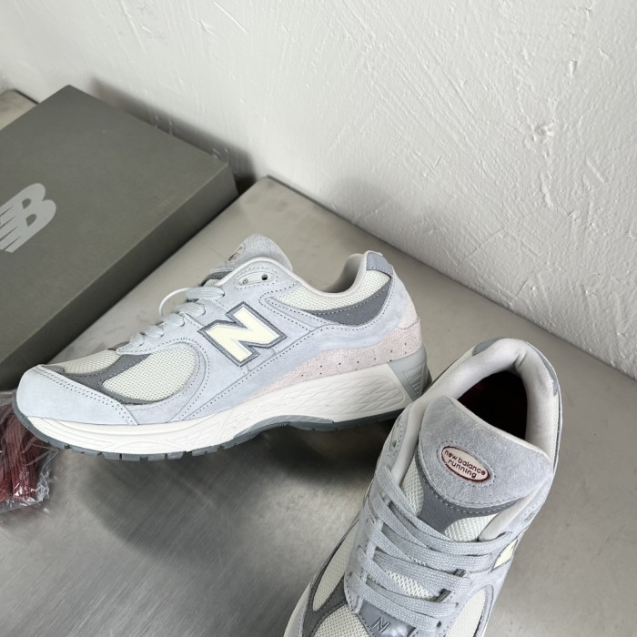 New Balance 2002R M2002RLN grey