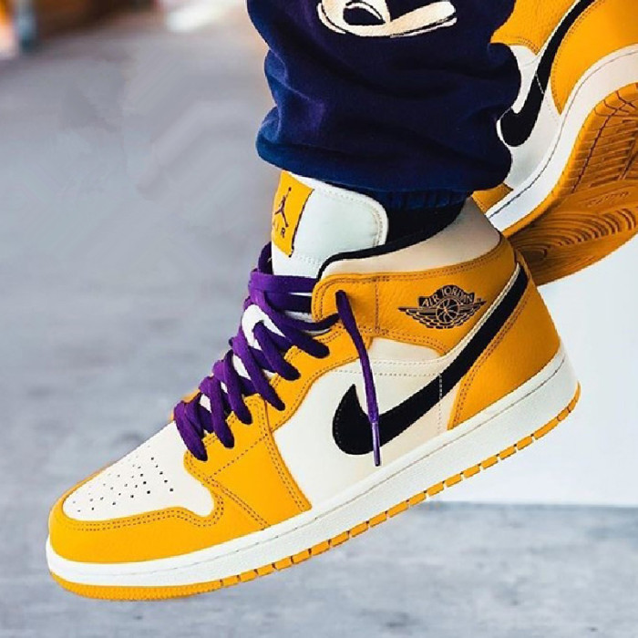 Air Jordan 1 Mid SE Lakers 852542-700
