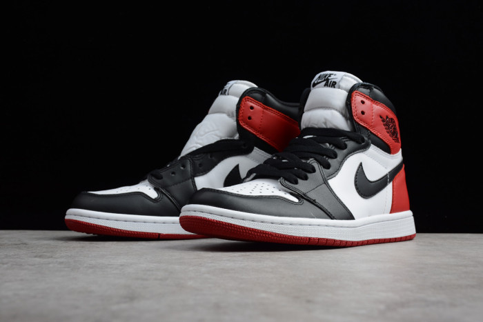 Air Jordan 1 Retro High OG Black Toe 555088-125