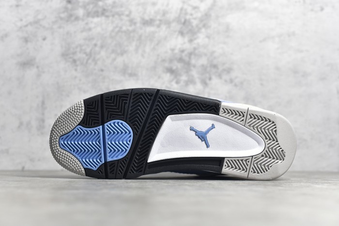 Air Jordan 4 Retro “University Blue” CT8527-400