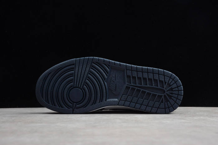 Air Jordan 1 Mid Obsidian Sanded Purple 554724-445