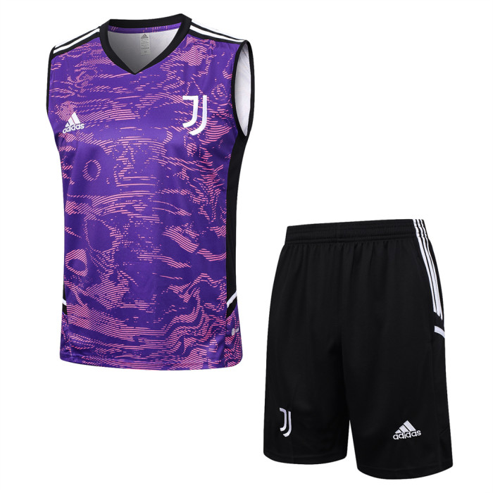 Juventus Training Jersey 23/24
