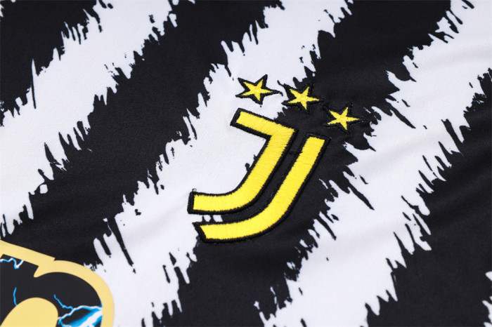 Juventus Training Jersey 23/24