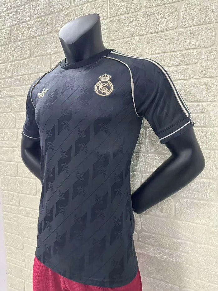 Real Madrid Training Player Jersey 24/25