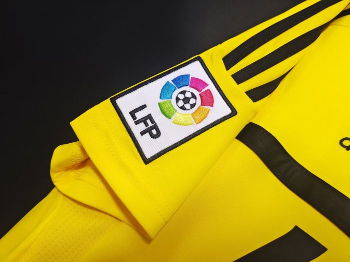 Real Madrid Retro Yellow Goalkeeper Jersey 2011/12
