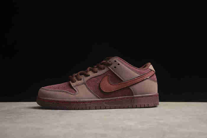 Dunk Low Premium SB 'City of Love Collection ‑ Burgundy Crush' FN0619‑600