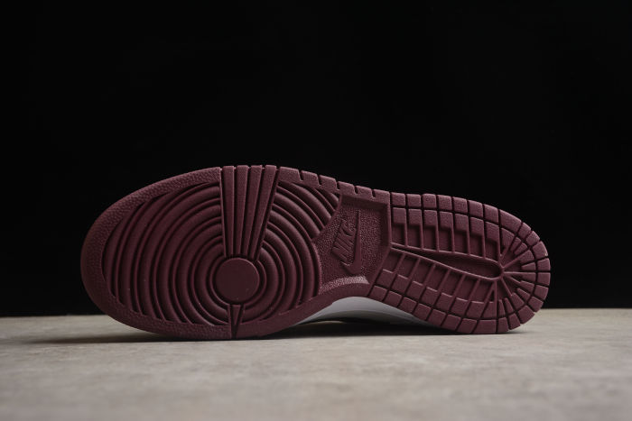 SB Dunk Low Night Maroon DV0831-102