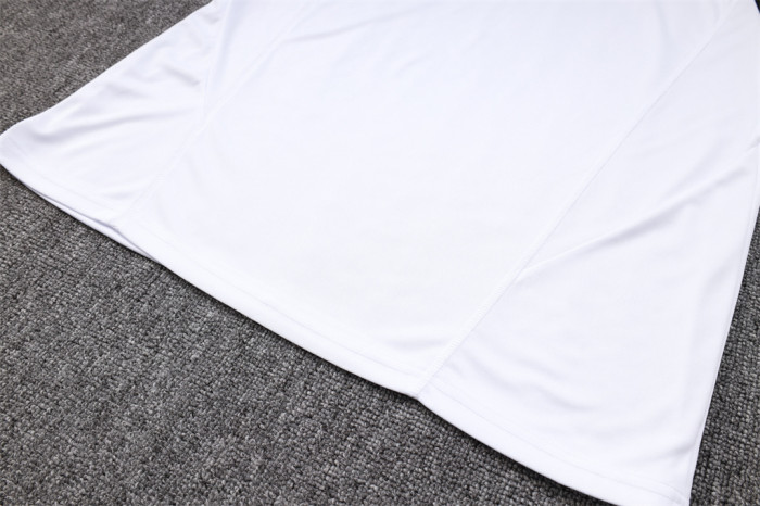 Juventus Training Jersey 23/24