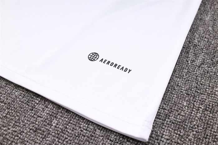 Manchester United Training Jersey 23/24