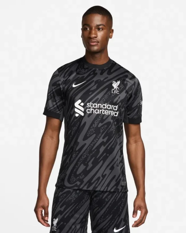 Liverpool Black Goalkeeper Man Jersey 24/25