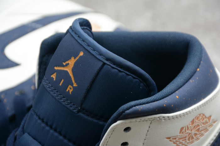 Air Jordan 1 Mid 'Jeter' AH6342-104