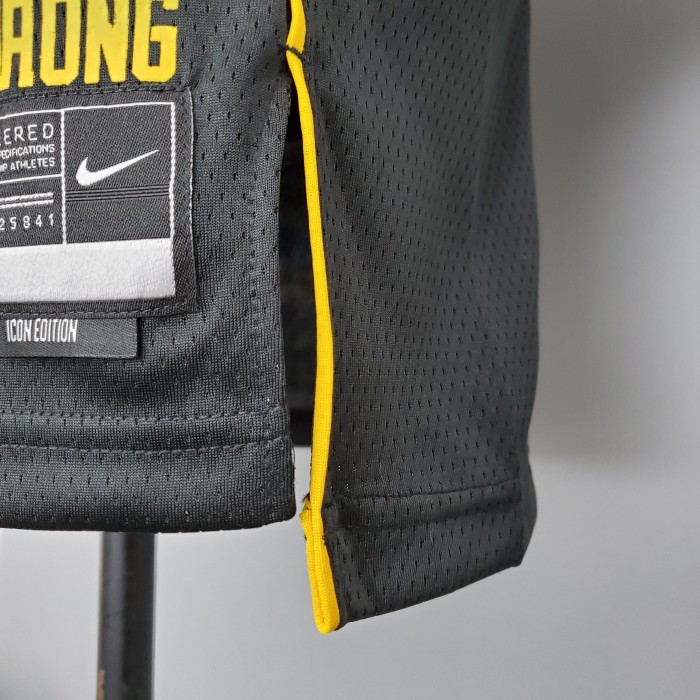 Dwyane Wade Miami Heat 2022 City Edition Swingman Jersey Black