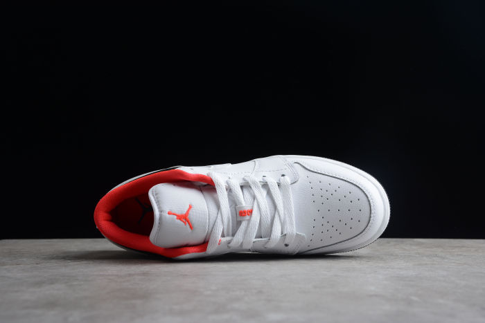 Jordan 1 Low White Black Infrared (GS)