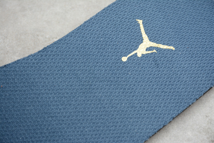 Air Jordan 1 Mid 'Jeter' AH6342-104