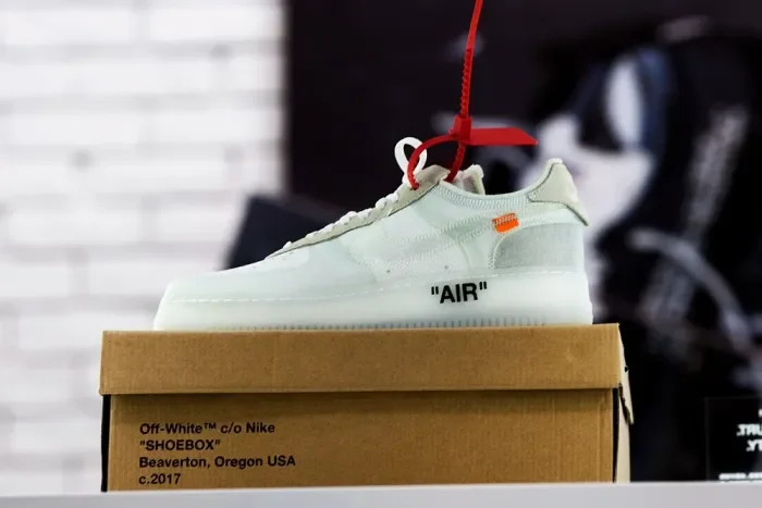Off White x Air Force 1 Virgil Low White with Zip-Tie A04606-100